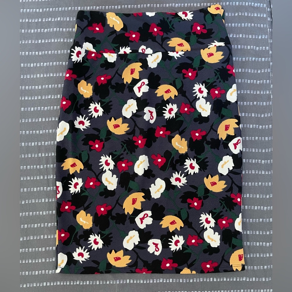Medium Lularoe Cassie, NWOT